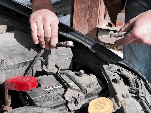 Демонтаж коробки передач и сопряженных компонентов