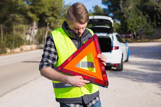 Некорректное поведение пешеходов на проезжей части и вблизи переходов