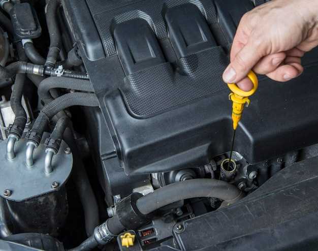 Износ или повреждение гидравлических компонентов двигателя