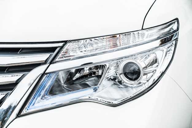 Отсоединение электропроводки и ламповых элементов